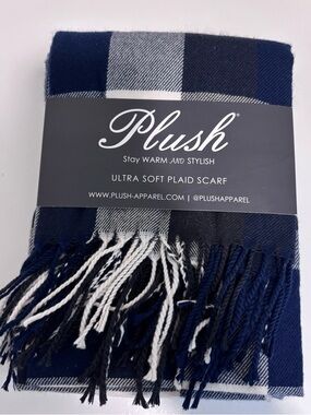 Plush Ultra Soft Plaid Scarf in Navy & White Fringe